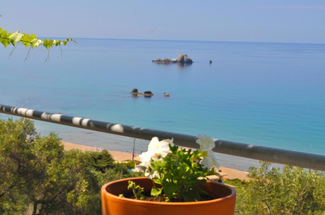 Luxury Loft Apartment With Pool - Pelekas Beach, Corfu Kültér fotó