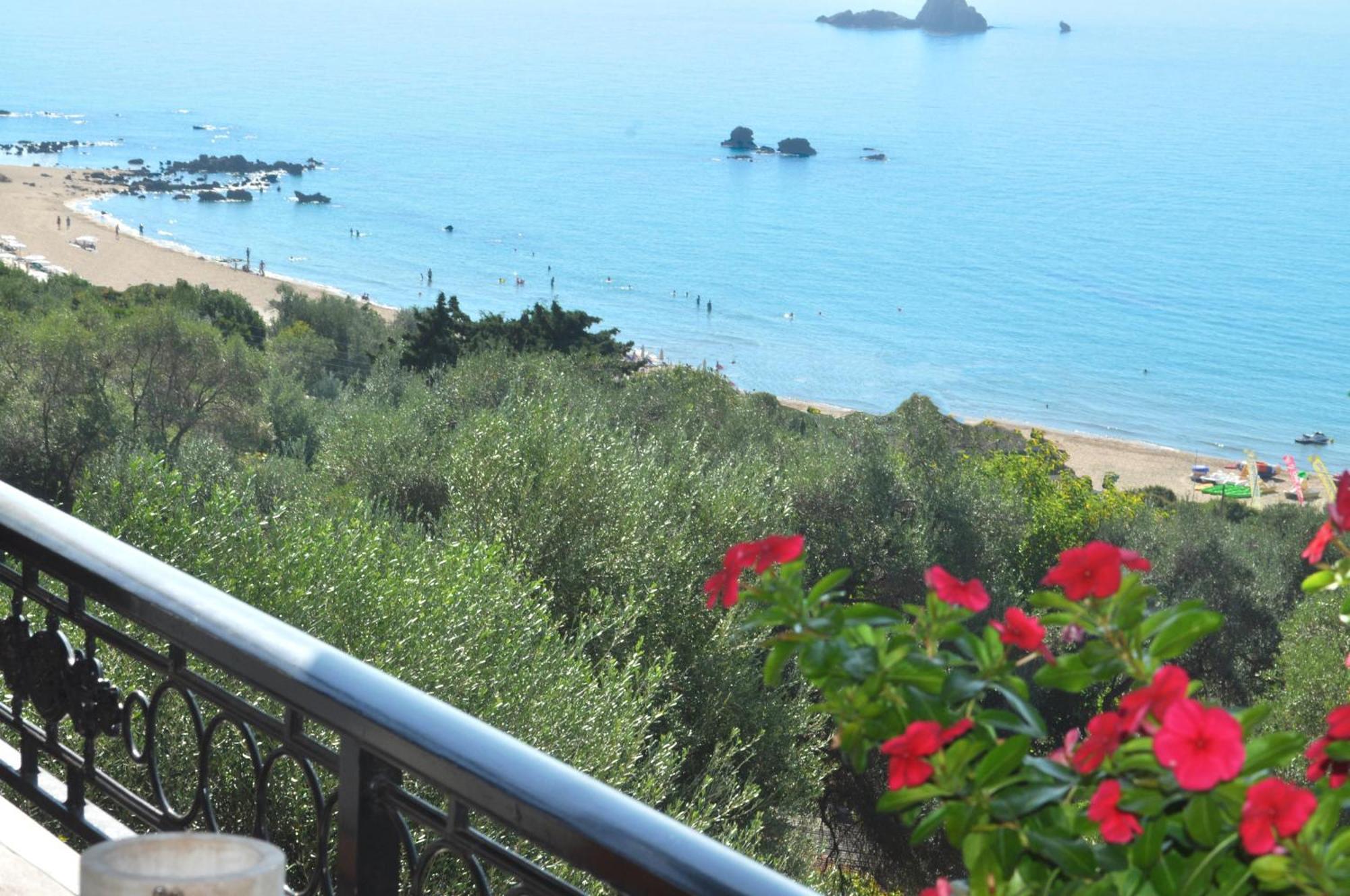 Luxury Loft Apartment With Pool - Pelekas Beach, Corfu Kültér fotó