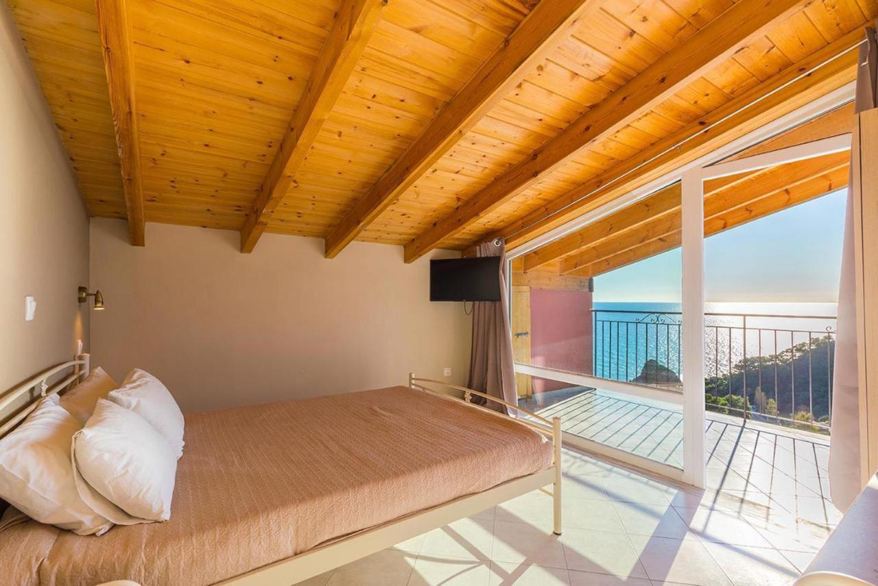 Luxury Loft Apartment With Pool - Pelekas Beach, Corfu Kültér fotó