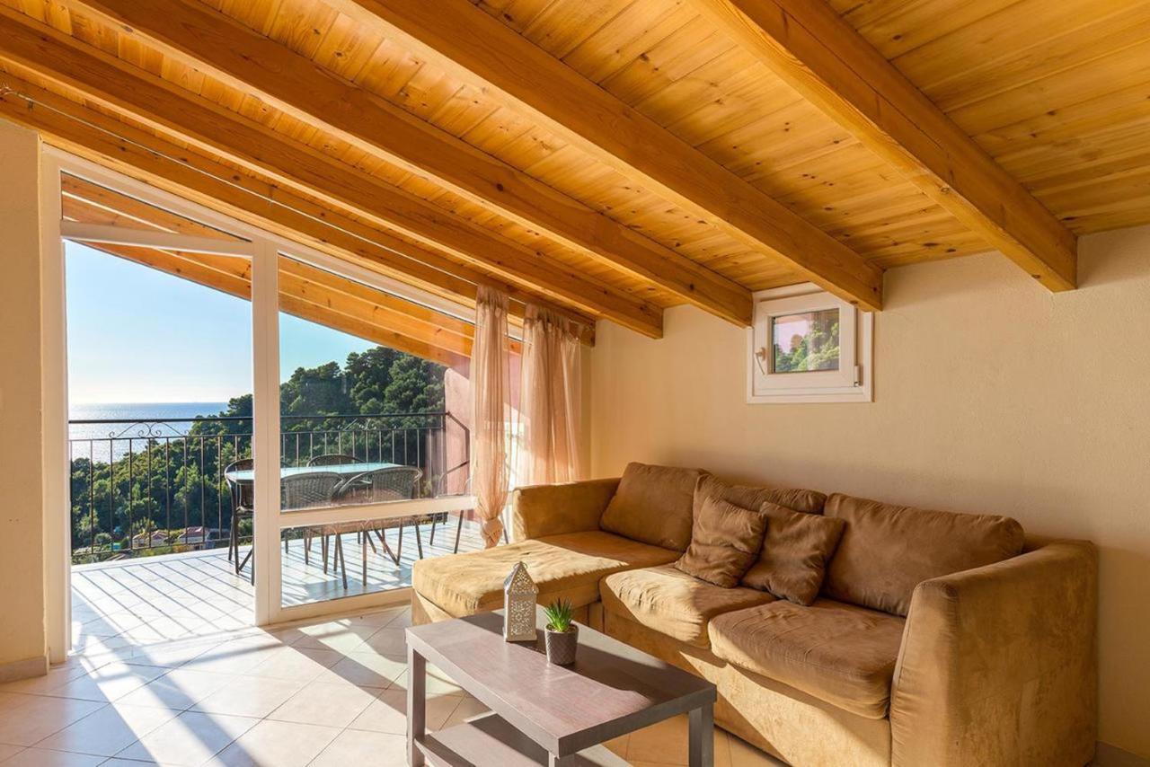 Luxury Loft Apartment With Pool - Pelekas Beach, Corfu Kültér fotó