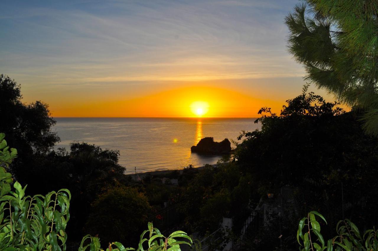 Luxury Loft Apartment With Pool - Pelekas Beach, Corfu Kültér fotó
