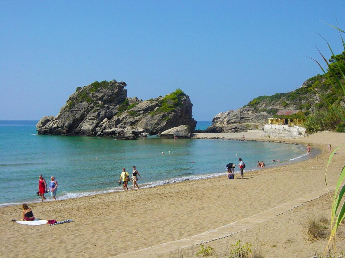 Luxury Loft Apartment With Pool - Pelekas Beach, Corfu Kültér fotó